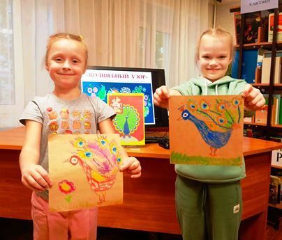 Павлин на рисунках юных художников
